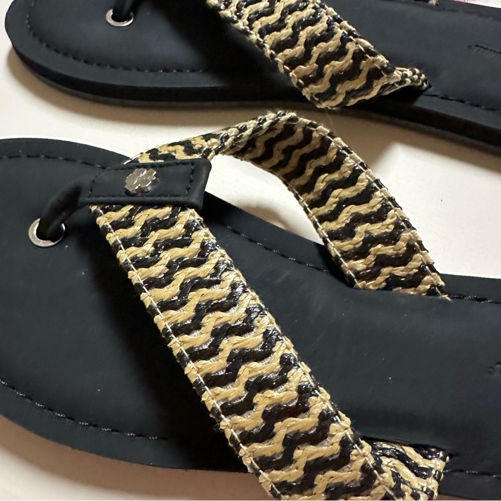 Black and Tan Tommy Bahama women’s flip-flops size 9